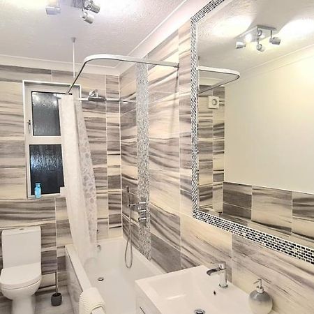 Spacious 3 Bed Flat Near The Sea With Parking Bournemouth Zewnętrze zdjęcie