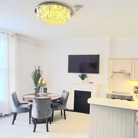 Spacious 3 Bed Flat Near The Sea With Parking Bournemouth Zewnętrze zdjęcie