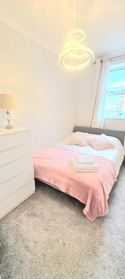 Spacious 3 Bed Flat Near The Sea With Parking Bournemouth Zewnętrze zdjęcie