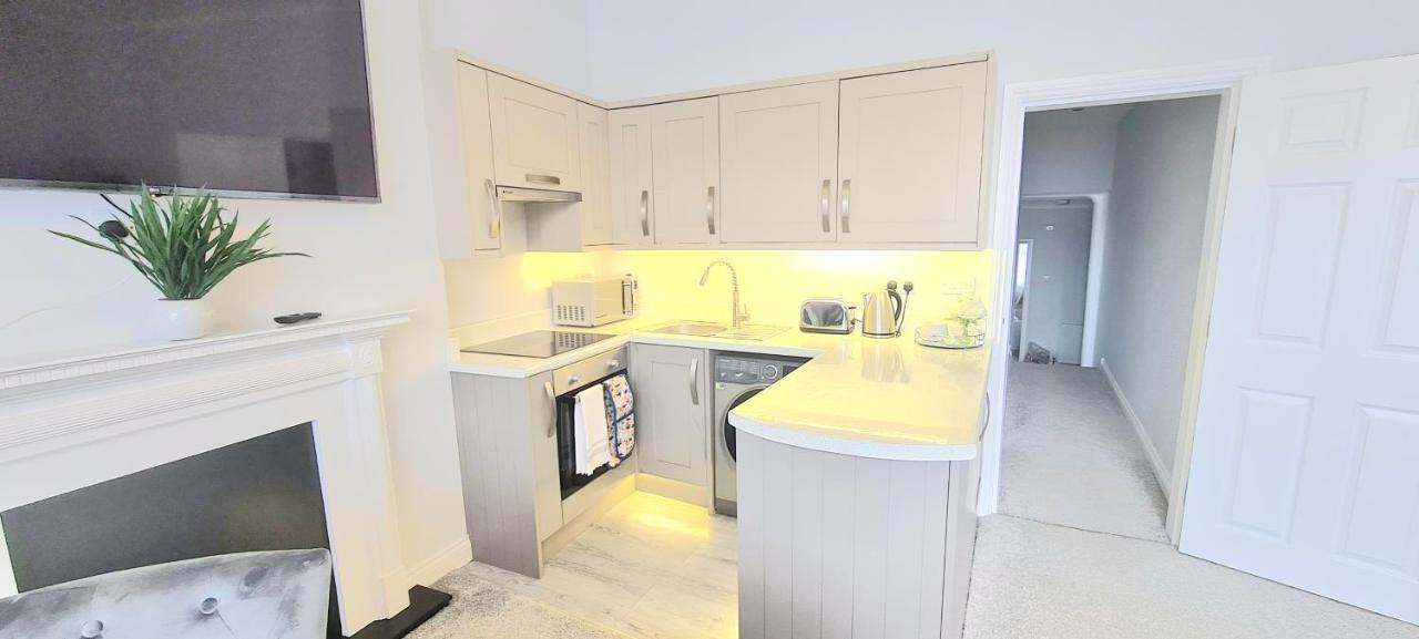 Spacious 3 Bed Flat Near The Sea With Parking Bournemouth Zewnętrze zdjęcie