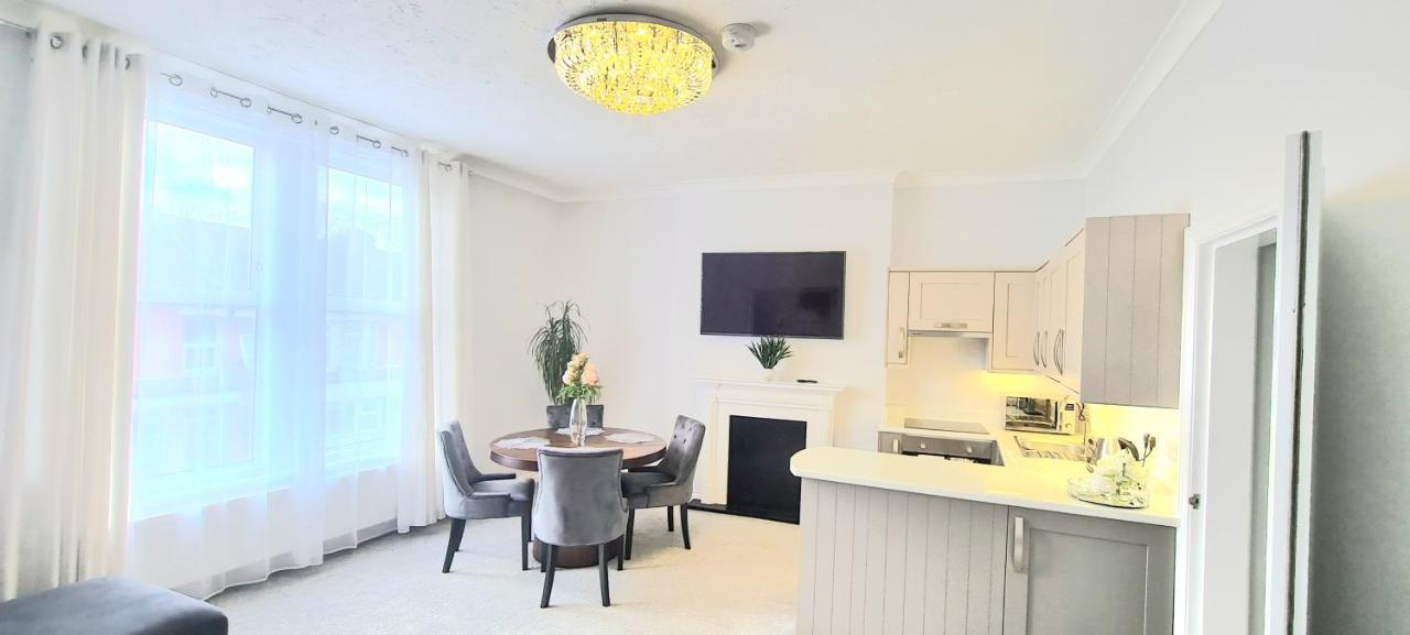 Spacious 3 Bed Flat Near The Sea With Parking Bournemouth Zewnętrze zdjęcie