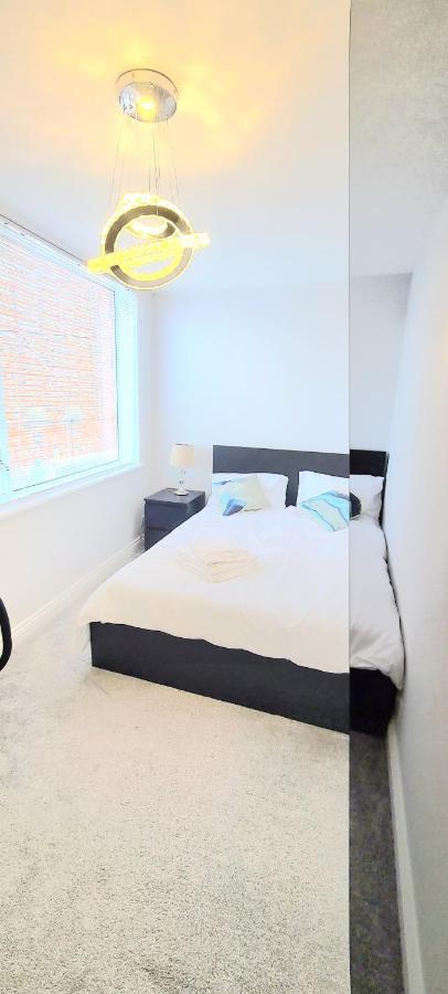 Spacious 3 Bed Flat Near The Sea With Parking Bournemouth Zewnętrze zdjęcie